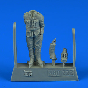 480222 French WWI Pilot 1/48 by AEROBONUS